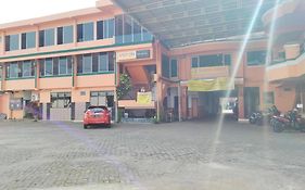 OYO 2855 Sartika Hotel Pati